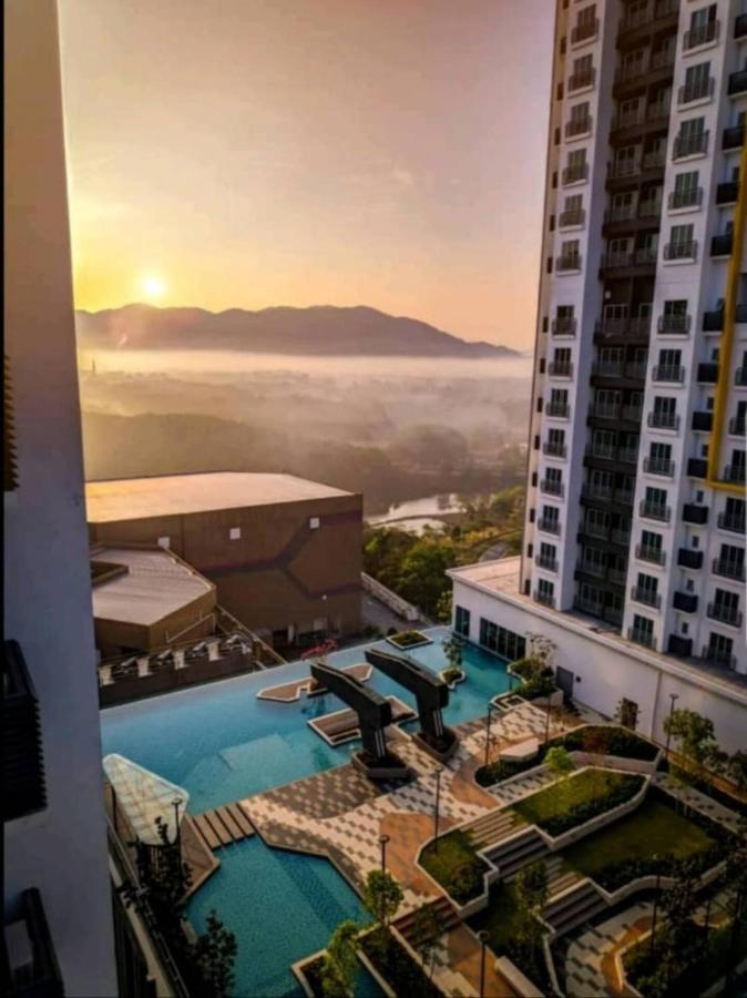 Mesahill Nilai 2 Room Condo - Fast Wifi, Amazing Pool & Tv Exterior photo