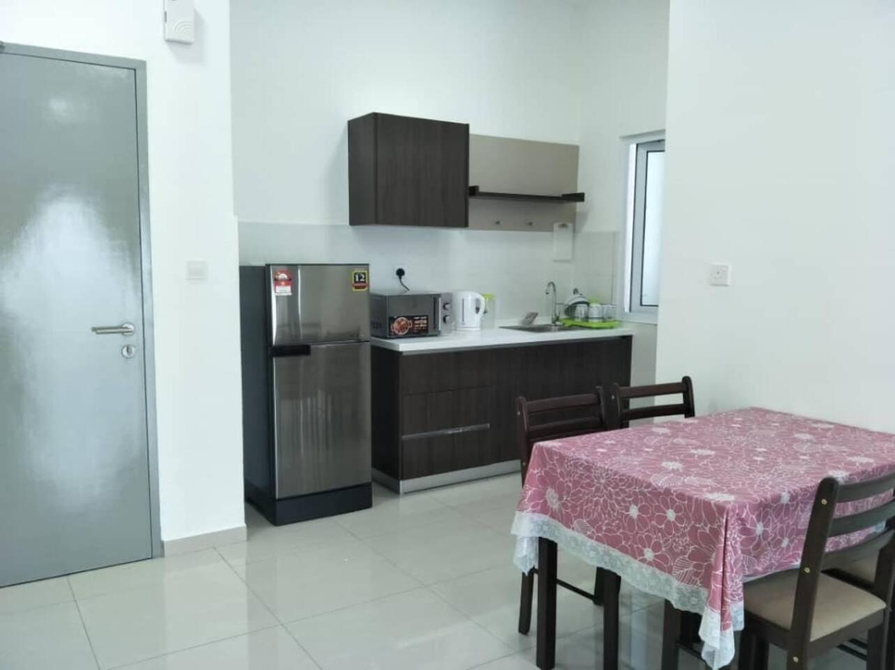 Mesahill Nilai 2 Room Condo - Fast Wifi, Amazing Pool & Tv Exterior photo