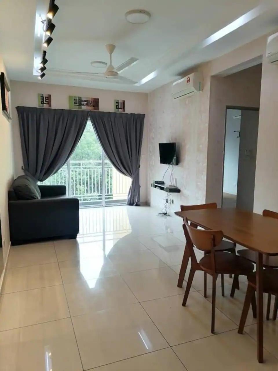 Mesahill Nilai 2 Room Condo - Fast Wifi, Amazing Pool & Tv Exterior photo
