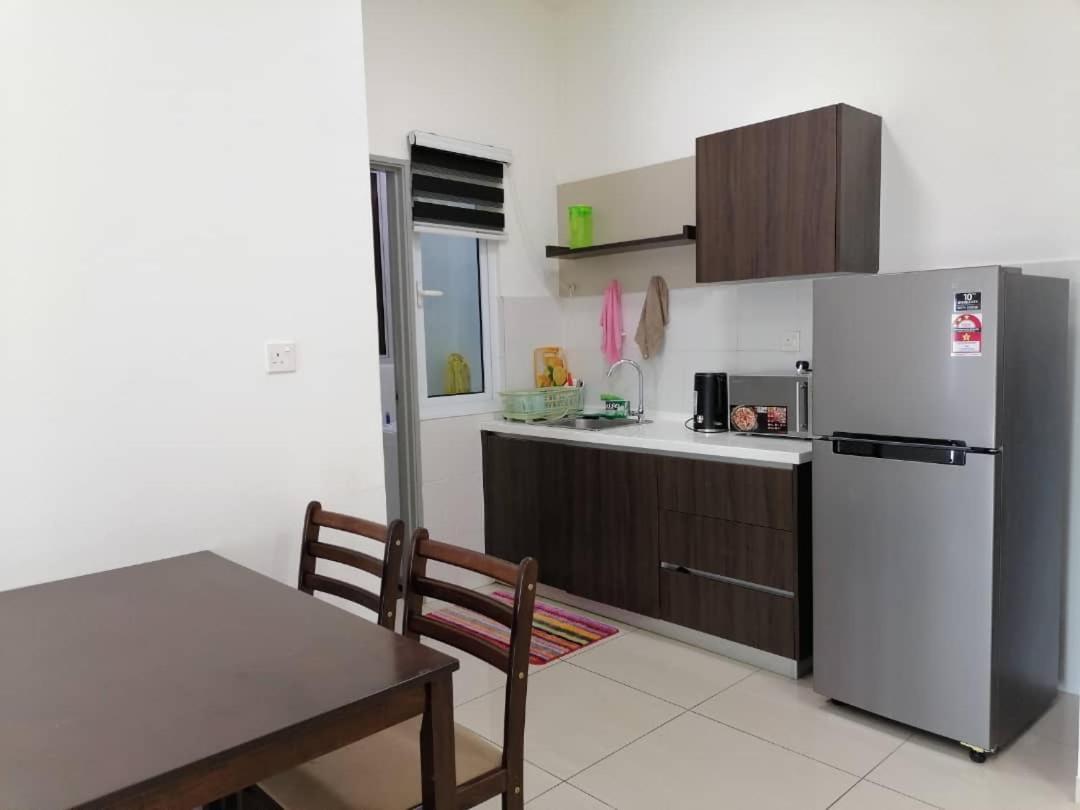 Mesahill Nilai 2 Room Condo - Fast Wifi, Amazing Pool & Tv Exterior photo